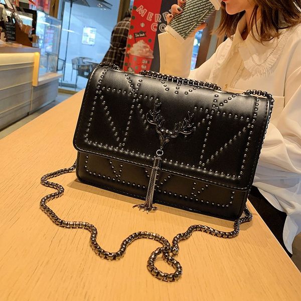 black fashion brand designer ladies shoulder bag pu leather female rivet clutch female crossbody bag for women 2020 
black fashion brand designer ladies shoulder bag pu leather female rivet clutch female crossbody bag for women 2020
