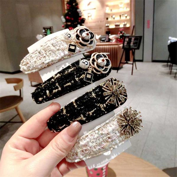 korean brand enamel camellia perfume bottle hair clip women pearl crystal ribbon 5 letter hair pins luxury accessories z158, Golden;silver
korean brand enamel camellia perfume bottle hair clip women pearl crystal ribbon 5 letter hair pins luxury accessories z158, Golden;silver