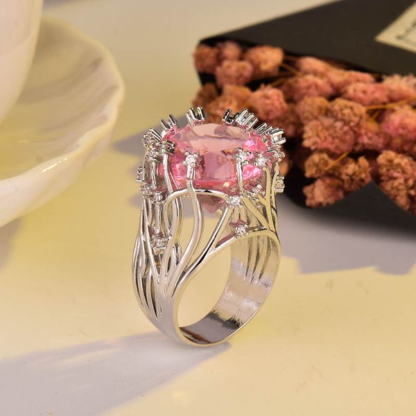 luxury and exquisite pink branch shape multi-circle winding geometric pattern jewelry ladies engagement banquet gift ring, Slivery;golden
luxury and exquisite pink branch shape multi-circle winding geometric pattern jewelry ladies engagement banquet gift ring, Slivery;golden