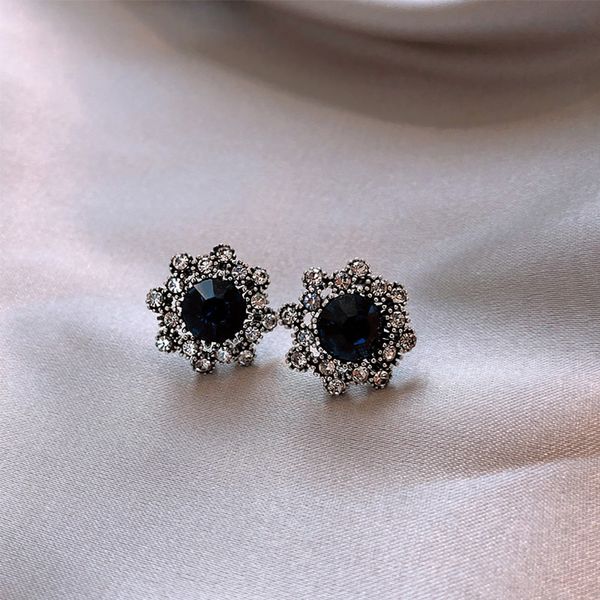 shela s925 sterling pin royalblue dark blue rhinestone stud earrings for women vintage fashion jewelry pendientes wholesale, Golden;silver
shela s925 sterling pin royalblue dark blue rhinestone stud earrings for women vintage fashion jewelry pendientes wholesale, Golden;silver