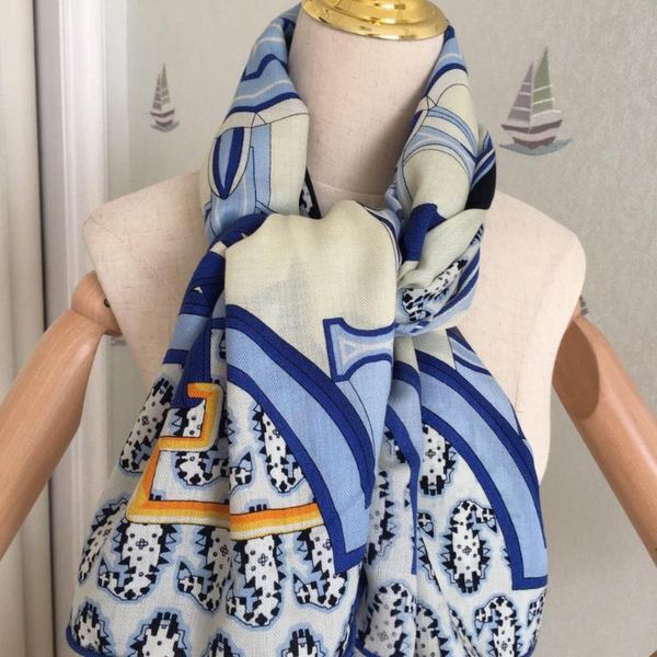 scarves 2021 arrival autumn winter classic design 140*140 cm scarf 65% cashmere 35% silk wrap for women lady girl gift, Blue;gray
scarves 2021 arrival autumn winter classic design 140*140 cm scarf 65% cashmere 35% silk wrap for women lady girl gift, Blue;gray