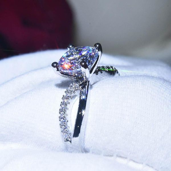 2ct solid sterling silver wedding anniversary sona diamond moissanite ring engagement party band fine jewelry open ring women fan gift, Slivery;golden
2ct solid sterling silver wedding anniversary sona diamond moissanite ring engagement party band fine jewelry open ring women fan gift, Slivery;golden