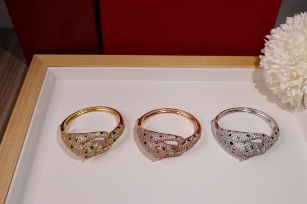 leopard fashion domineering full brick bracelet tall and elegant temperament elegant gold rose gold premium quality, Black
leopard fashion domineering full brick bracelet tall and elegant temperament elegant gold rose gold premium quality, Black