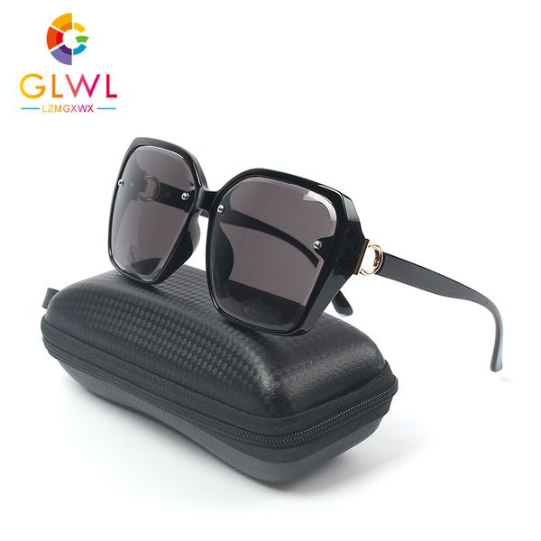 glasses 2020 women's brand woman shades fashion oversized eyewear pink sunglasses women sunglass case trending products 2020, White;black
glasses 2020 women's brand woman shades fashion oversized eyewear pink sunglasses women sunglass case trending products 2020, White;black