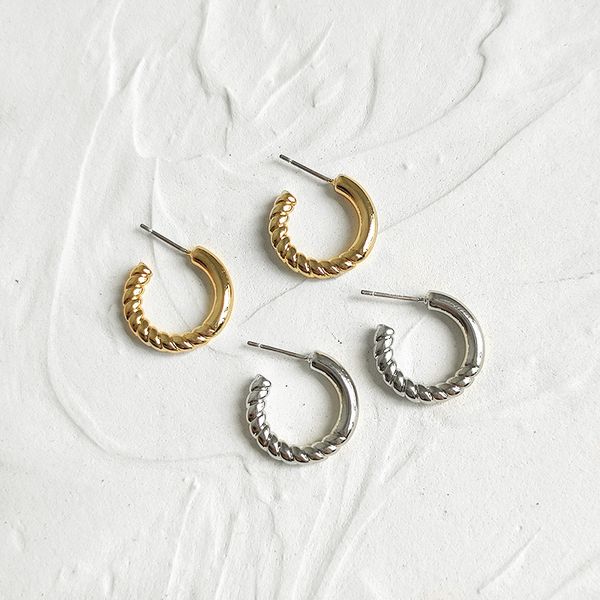 hoop & huggie 18mm gold color metal twisted earrings textured rope geometric c shape for women minimalist hoops 2021, Golden;silver
hoop & huggie 18mm gold color metal twisted earrings textured rope geometric c shape for women minimalist hoops 2021, Golden;silver