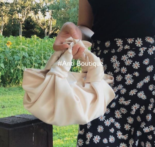 women simple silk designer retro 2020 new crossbody shoulder bag tide handbag clutch bag
women simple silk designer retro 2020 new crossbody shoulder bag tide handbag clutch bag
