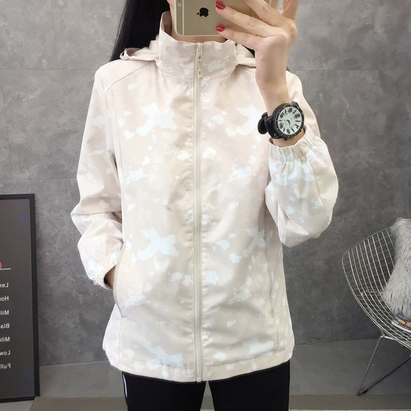 outdoor pants style waterproof jacket female spring and autumn single layer thin breathable sports, Black;green
outdoor pants style waterproof jacket female spring and autumn single layer thin breathable sports, Black;green