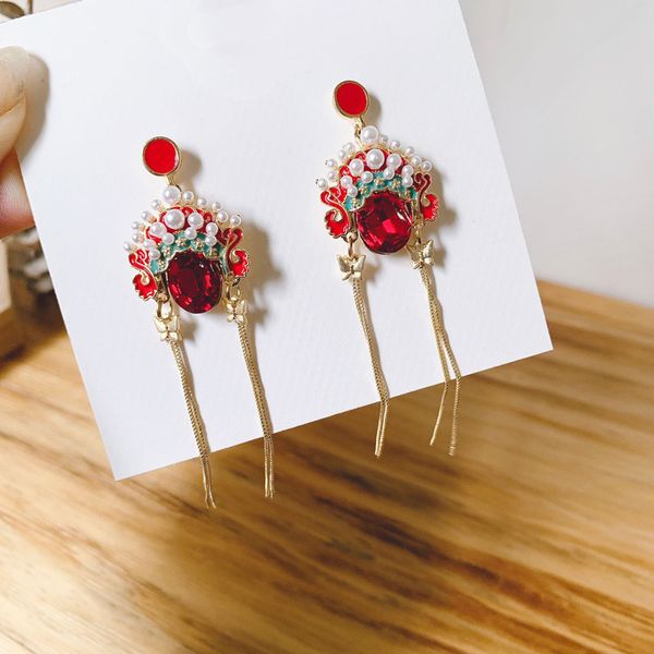 2020 new ethnic style crystal mask modelling pearl long metal butterfly tassel women drop earrings temperament jewelry, Silver
2020 new ethnic style crystal mask modelling pearl long metal butterfly tassel women drop earrings temperament jewelry, Silver