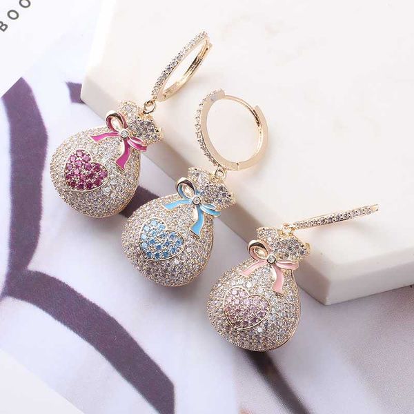 xiumeiyizu fashion purse shape earrings hollow design full pave cz zirconia stone for women gifts wedding anniversary jewelry, Silver
xiumeiyizu fashion purse shape earrings hollow design full pave cz zirconia stone for women gifts wedding anniversary jewelry, Silver