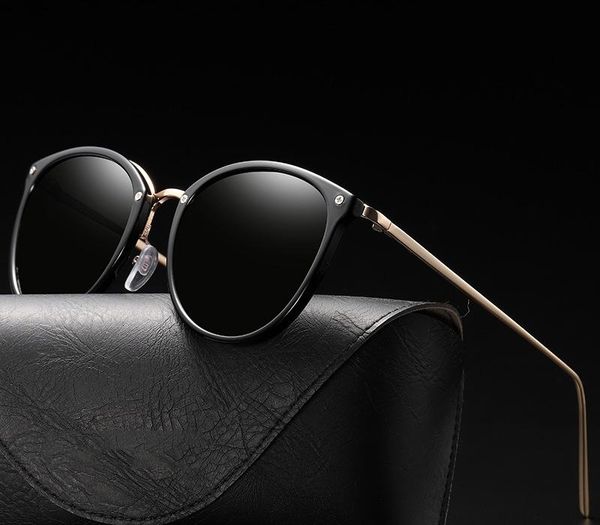 men and women with the same style of retro-glamorous polarizing sunglasses driving polarizing glasses driving sunglasses, White;black
men and women with the same style of retro-glamorous polarizing sunglasses driving polarizing glasses driving sunglasses, White;black
