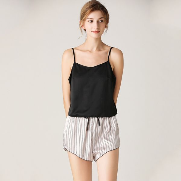 pajama set new pajamas female summer deep v-neck lace side suspenders shorts comfortable home service suit, Black;red
pajama set new pajamas female summer deep v-neck lace side suspenders shorts comfortable home service suit, Black;red