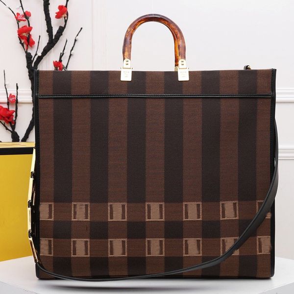 large capacity tote bag canvas handbag purse cowhide leather shoulder belt bags women package shopping bag metal letter striped hand bag
large capacity tote bag canvas handbag purse cowhide leather shoulder belt bags women package shopping bag metal letter striped hand bag