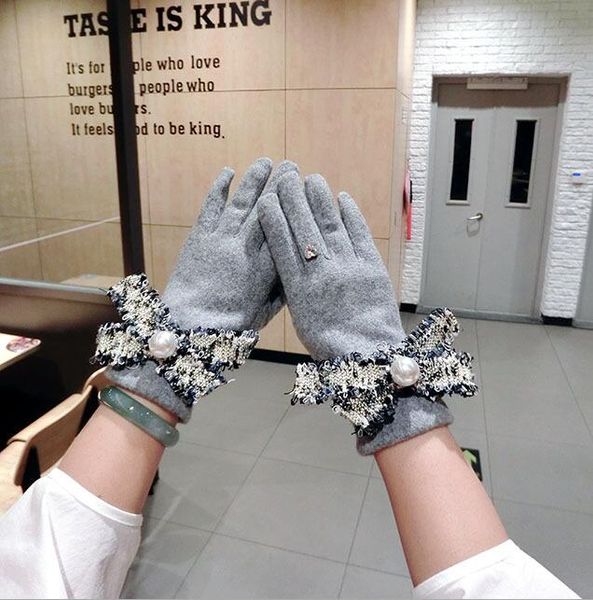five fingers gloves women' autumn winter thicken warm pearl bow wool lady' touch screen cashmere glove driving r2267, Blue;gray
five fingers gloves women' autumn winter thicken warm pearl bow wool lady' touch screen cashmere glove driving r2267, Blue;gray