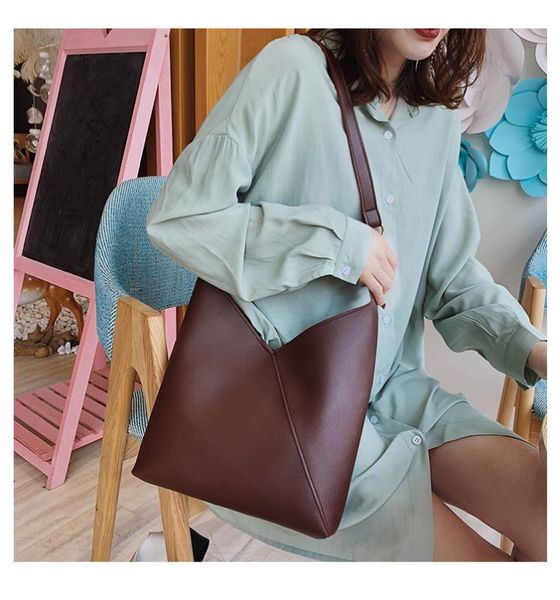 2020 new women's bag pu leather pure soft leather color mother bag fashion trend ladies shoulder mother
2020 new women's bag pu leather pure soft leather color mother bag fashion trend ladies shoulder mother