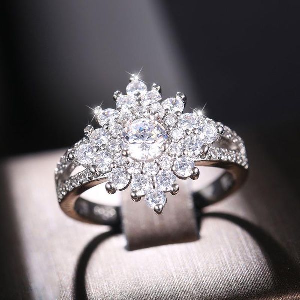 wedding rings luxury zircon for women fashion clear shining flower ring anniversary engagement wife lovers gift jewelry, Slivery;golden
wedding rings luxury zircon for women fashion clear shining flower ring anniversary engagement wife lovers gift jewelry, Slivery;golden