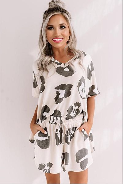 2pcs women summer colorful loose pajama set t shirts shorts set night sleepwear homewear, Gray
2pcs women summer colorful loose pajama set t shirts shorts set night sleepwear homewear, Gray
