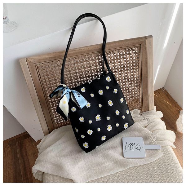 leather women handbags large capacity shoulder bag leisure flower beach bag holiday female tote
leather women handbags large capacity shoulder bag leisure flower beach bag holiday female tote