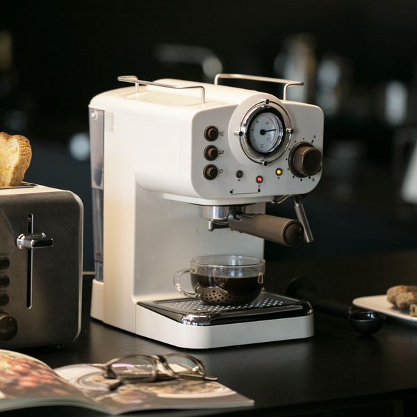 15Bar Coffee Machine Espresso Machine Retro Semiautomatic Italy Concentrate Household Steam Milk Foam Retro white ESPRESSO
15Bar Coffee Machine Espresso Machine Retro Semiautomatic Italy Concentrate Household Steam Milk Foam Retro white ESPRESSO