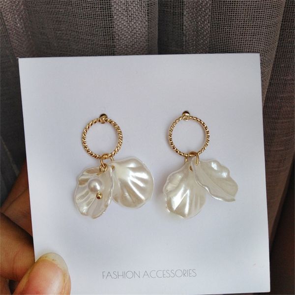 2020 white thin shell grain shape fashion sweet geometry earring petals pearl earrings ring moves, Silver
2020 white thin shell grain shape fashion sweet geometry earring petals pearl earrings ring moves, Silver