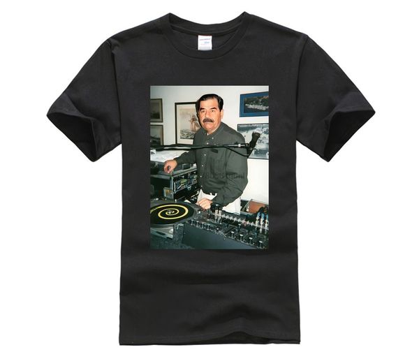 мужчины печать с коротким рукавом тенниска тенденция dj саддам хусейн shirt 35 tshirt technics 1200 ирак house edm hip hop тенниска men
мужчины печать с коротким рукавом тенниска тенденция dj саддам хусейн shirt 35 tshirt technics 1200 ирак house edm hip hop тенниска men