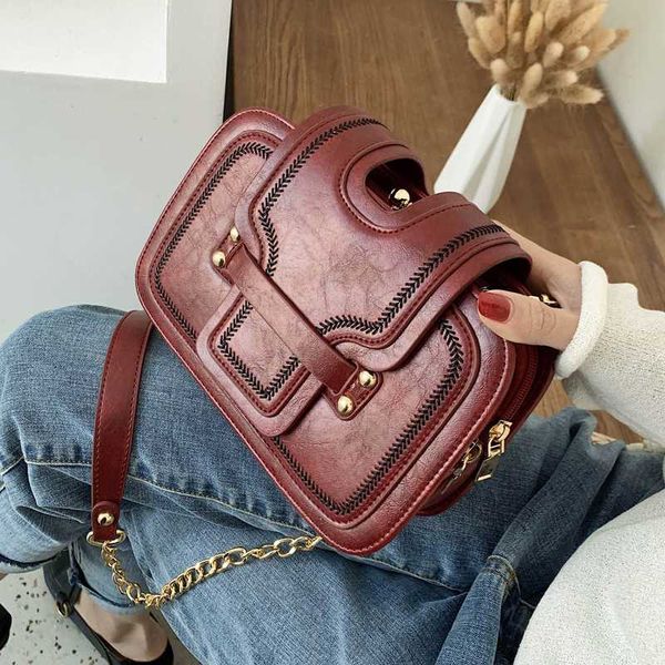 2020 new original design retro diagonal cross shoulder bag & chain square bag width 22cm height 17cm thickness 8cm
2020 new original design retro diagonal cross shoulder bag & chain square bag width 22cm height 17cm thickness 8cm