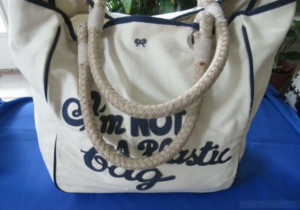 i am not a plastic bag ladies handbag shoulder bag handbag wallet fashion canvas ladies messenger bag green protection christmas present
i am not a plastic bag ladies handbag shoulder bag handbag wallet fashion canvas ladies messenger bag green protection christmas present