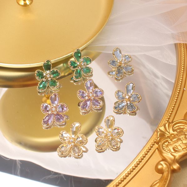2020 new design fashion jewelry exquisite luxury shiny crystal glass earrings fairy girl party earrings, Golden;silver
2020 new design fashion jewelry exquisite luxury shiny crystal glass earrings fairy girl party earrings, Golden;silver