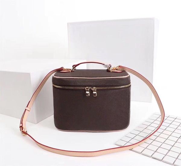 wholesale bucket bag for women classic cosmetic case leather women shoulder bag tote handbag presbyopic purse makeup case purse cosmetic bag
wholesale bucket bag for women classic cosmetic case leather women shoulder bag tote handbag presbyopic purse makeup case purse cosmetic bag