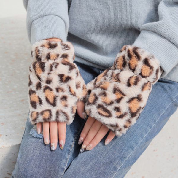 half finger gloves female winter touch screen plush flip warm gloves women faux rabit fur leopard cycling driving e20, Blue;gray
half finger gloves female winter touch screen plush flip warm gloves women faux rabit fur leopard cycling driving e20, Blue;gray