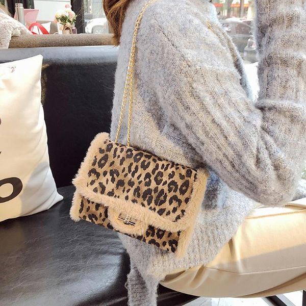 женщины leopard сумка на ремне сумки fur малой площадь дикой цепи пряжка закрылки crossbody сумка сумка болс feminina #n
женщины leopard сумка на ремне сумки fur малой площадь дикой цепи пряжка закрылки crossbody сумка сумка болс feminina #n