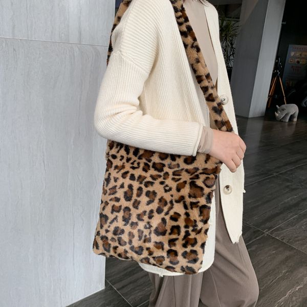 # h25 ретро большой емкости сумки женщина leopard плюшевые сумки 2020 осень зима большой мешок плеча сумка messenger crossbody сумки
# h25 ретро большой емкости сумки женщина leopard плюшевые сумки 2020 осень зима большой мешок плеча сумка messenger crossbody сумки