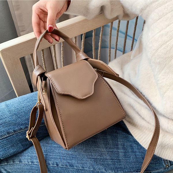 women bag luxury designer handbags 2020 new fashion pu leather small shoulder bag lady dating mini crossbody phone purses
women bag luxury designer handbags 2020 new fashion pu leather small shoulder bag lady dating mini crossbody phone purses