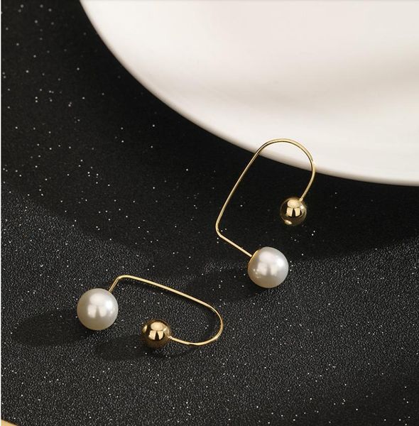 2020 new style of fashionable french design ear studs for women with high personality sense of european 011 and american style earrings, Golden;silver
2020 new style of fashionable french design ear studs for women with high personality sense of european 011 and american style earrings, Golden;silver