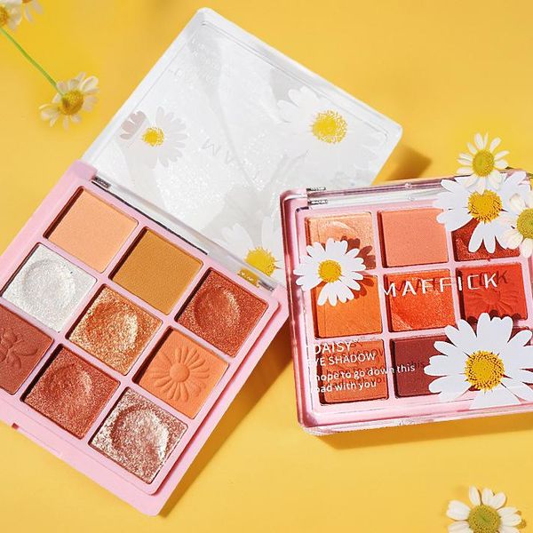 Daisy 9 color Pearl light Earth color palette glitter makeup Sweet and sexy Waterproof eyeshadow palette dramatic Shiny powder disc
Daisy 9 color Pearl light Earth color palette glitter makeup Sweet and sexy Waterproof eyeshadow palette dramatic Shiny powder disc