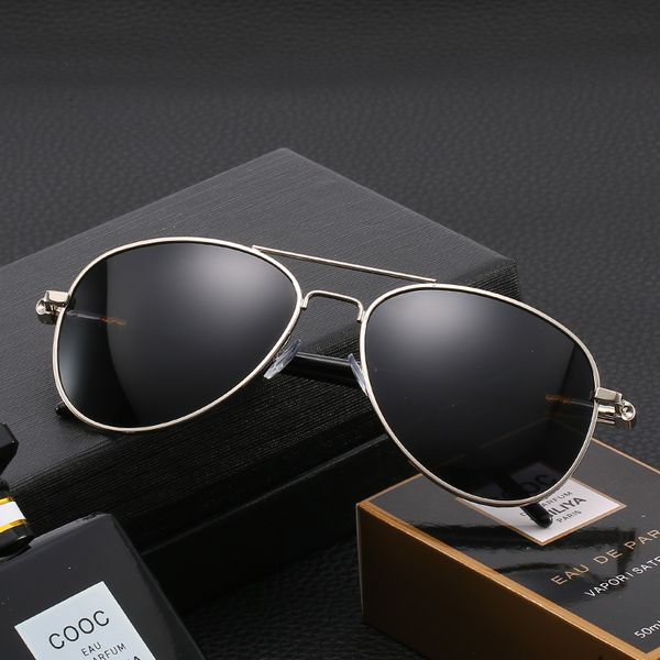 classic pilot sunglasses men metal hd polarized driving sun glasses for men oversized driving eyeglasses uv400 protection, White;black
classic pilot sunglasses men metal hd polarized driving sun glasses for men oversized driving eyeglasses uv400 protection, White;black