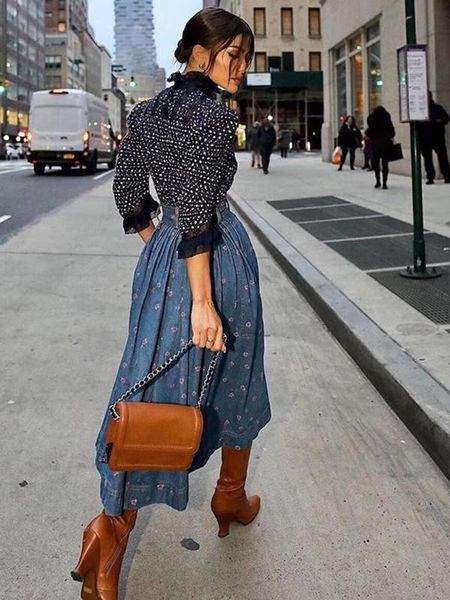 the new factory in 2020 will produce a universal all-in-one fashion tote bag made of leather for women
the new factory in 2020 will produce a universal all-in-one fashion tote bag made of leather for women