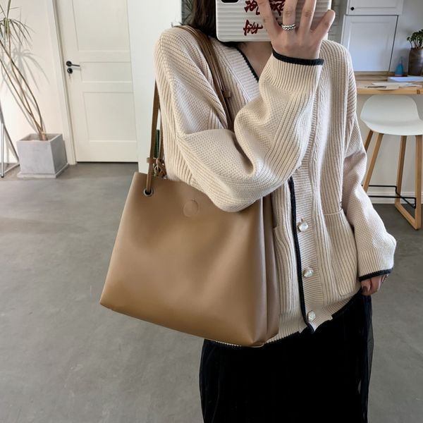 small large capacity women's bag 2020 new style single shoulder bag soft leather portable bucket
small large capacity women's bag 2020 new style single shoulder bag soft leather portable bucket
