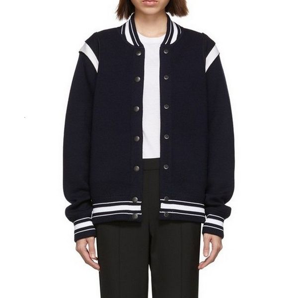 18FW Letter Logo Dark Blue Hundred Side Streaks Baseball Jacket Stitching Fashion Button Coat Casual High Street Hip Hop Outerwear HFHLJK048
18FW Letter Logo Dark Blue Hundred Side Streaks Baseball Jacket Stitching Fashion Button Coat Casual High Street Hip Hop Outerwear HFHLJK048