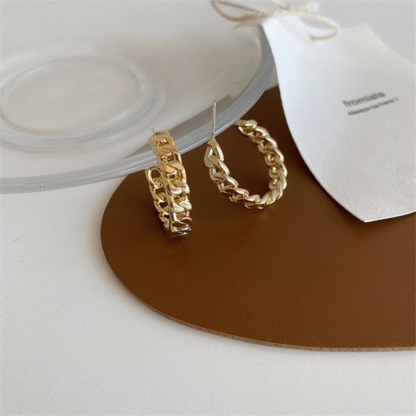 hoop & huggie twisted chain gold color earrings geometric circle round for women oorbellen pendientes mujer jewelry, Golden;silver
hoop & huggie twisted chain gold color earrings geometric circle round for women oorbellen pendientes mujer jewelry, Golden;silver