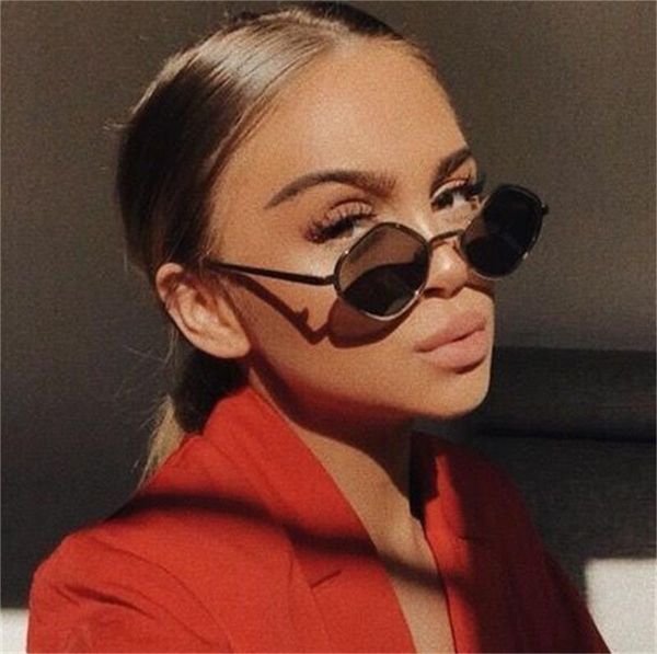 2020 new vintage sunglasses women retro brand transparent rhombus sun glasses for women small red yellow eyewear lady uv400, White;black
2020 new vintage sunglasses women retro brand transparent rhombus sun glasses for women small red yellow eyewear lady uv400, White;black