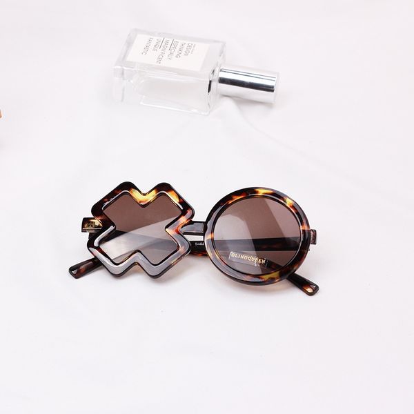 personalized cool ocean film flat mirror irregular frame glasses trendy children sunglasses girl glasses designer sunglasses, White;black
personalized cool ocean film flat mirror irregular frame glasses trendy children sunglasses girl glasses designer sunglasses, White;black