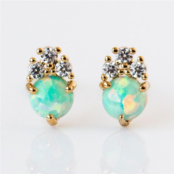1pair brass vintage earrings crystal zircon ear studs opal earrings new fashion women punk rock earring, Golden;silver
1pair brass vintage earrings crystal zircon ear studs opal earrings new fashion women punk rock earring, Golden;silver