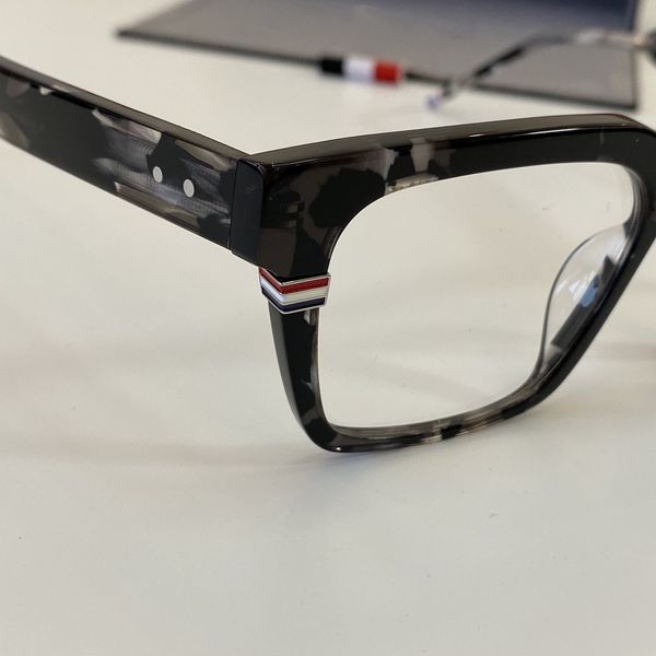 lunettes sun quality 714 mens sunglasses men eyes sunglasses women glasses sol with protects fashion box de new de soleil style gaf eeth, White;black
lunettes sun quality 714 mens sunglasses men eyes sunglasses women glasses sol with protects fashion box de new de soleil style gaf eeth, White;black