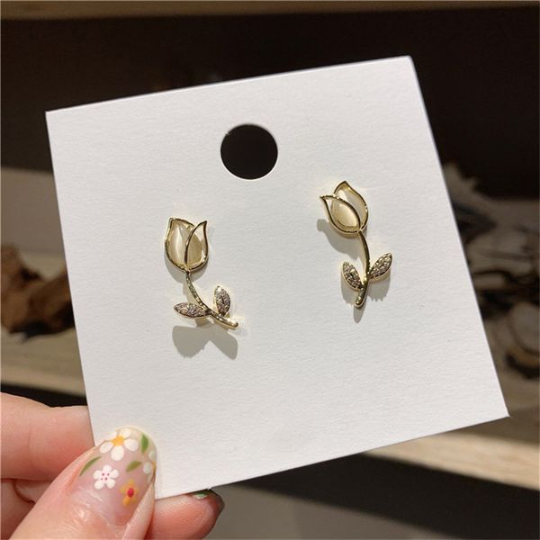 fashion street snap lady flavor roses shape sparkling crystal stud earrings small female jewelry earring women geometric trendy, Golden;silver
fashion street snap lady flavor roses shape sparkling crystal stud earrings small female jewelry earring women geometric trendy, Golden;silver