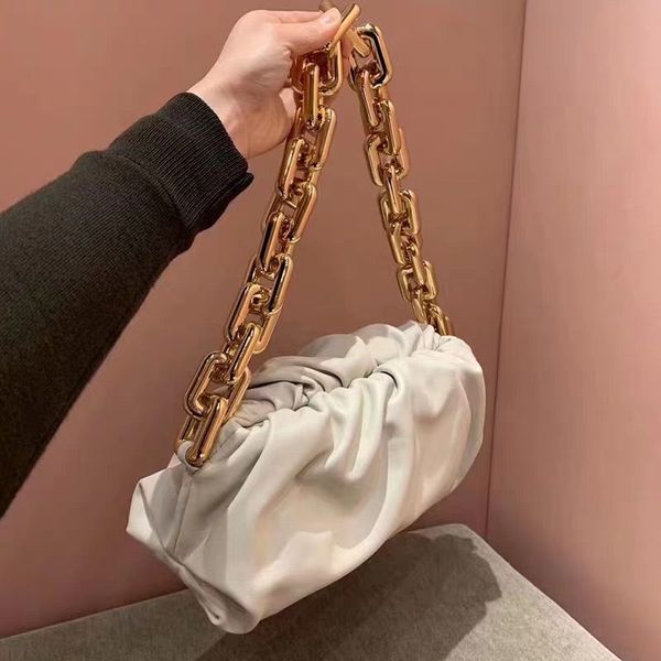 2020 new arrival soft genuine leather ladies pouch bag with big metal chain messenger hand bag for women pure bag
2020 new arrival soft genuine leather ladies pouch bag with big metal chain messenger hand bag for women pure bag