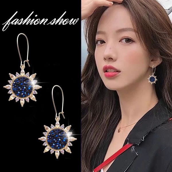 dangle & chandelier korean fashion brand wedding shining jewelry rhinestone sunflower earrings for women crystal gift flower earings, Silver
dangle & chandelier korean fashion brand wedding shining jewelry rhinestone sunflower earrings for women crystal gift flower earings, Silver