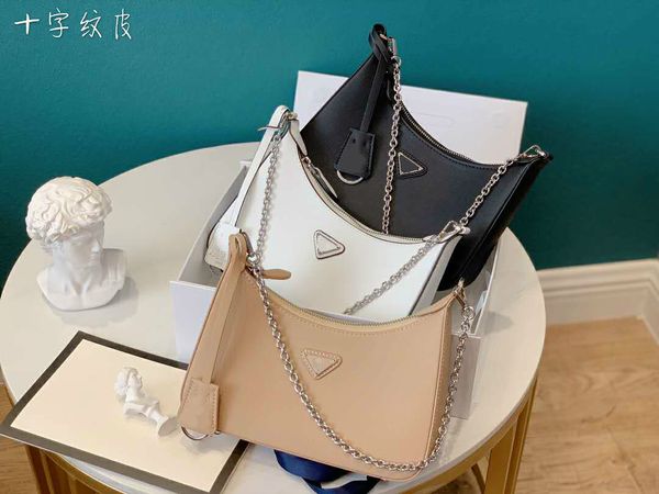women's shoulder bag hobos designers bags new fashion large capacity chain bag detachable strap with small purse zipper white
women's shoulder bag hobos designers bags new fashion large capacity chain bag detachable strap with small purse zipper white