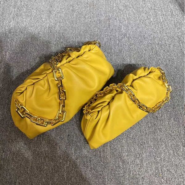 famous women soft leather ladies handbags new color with large metal chain cross-body clutch simple style different sizes
famous women soft leather ladies handbags new color with large metal chain cross-body clutch simple style different sizes