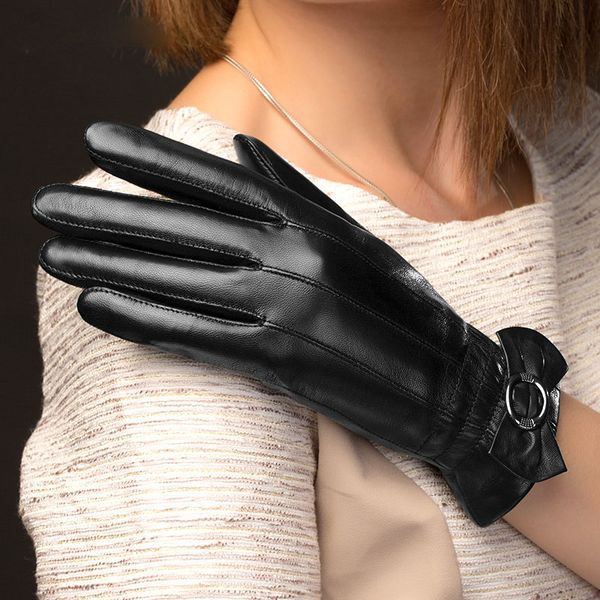 sheepskin real leather gloves female plus velvet leather gloves winter keep warm wrist butterfly knot woman' nw216-1, Blue;gray
sheepskin real leather gloves female plus velvet leather gloves winter keep warm wrist butterfly knot woman' nw216-1, Blue;gray