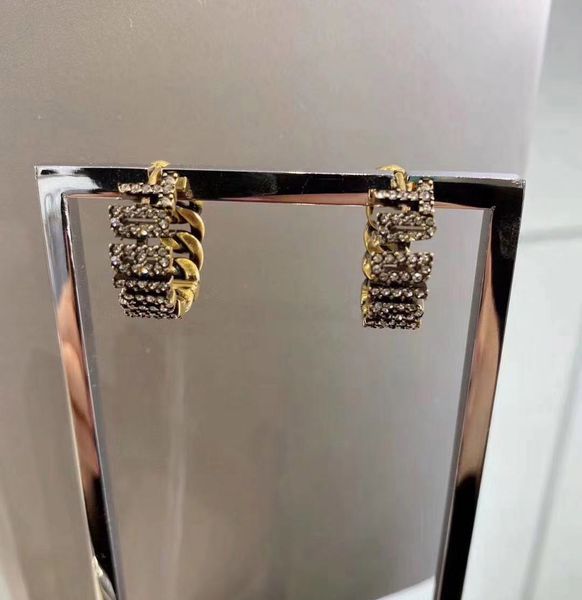 Fashion letter Round diamond earrings aretes orecchini for women party wedding lovers gift jewelry engagement with box
Fashion letter Round diamond earrings aretes orecchini for women party wedding lovers gift jewelry engagement with box